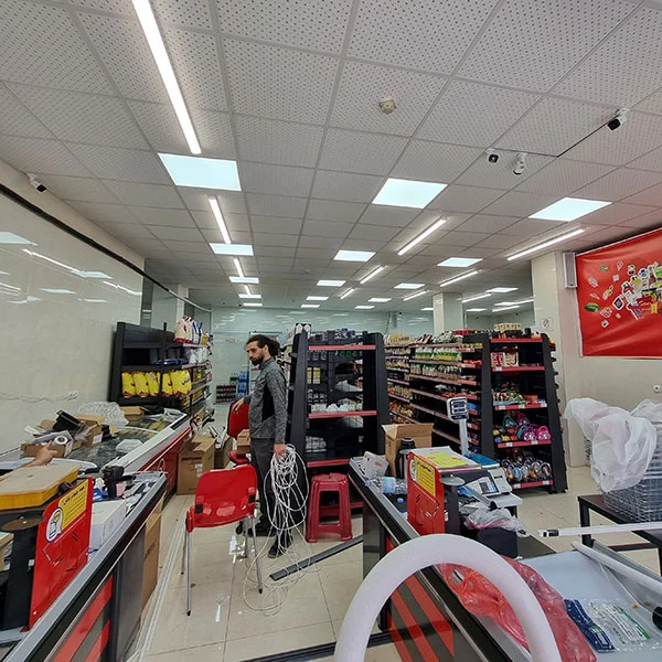 فروشگاه‌ها و مراکز تجاری